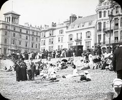Entertainments-on-the-beach-1903